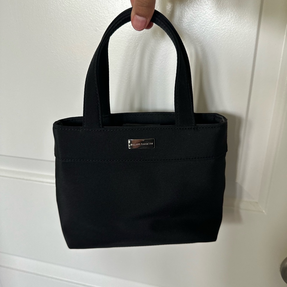 Small cute black hand bag!